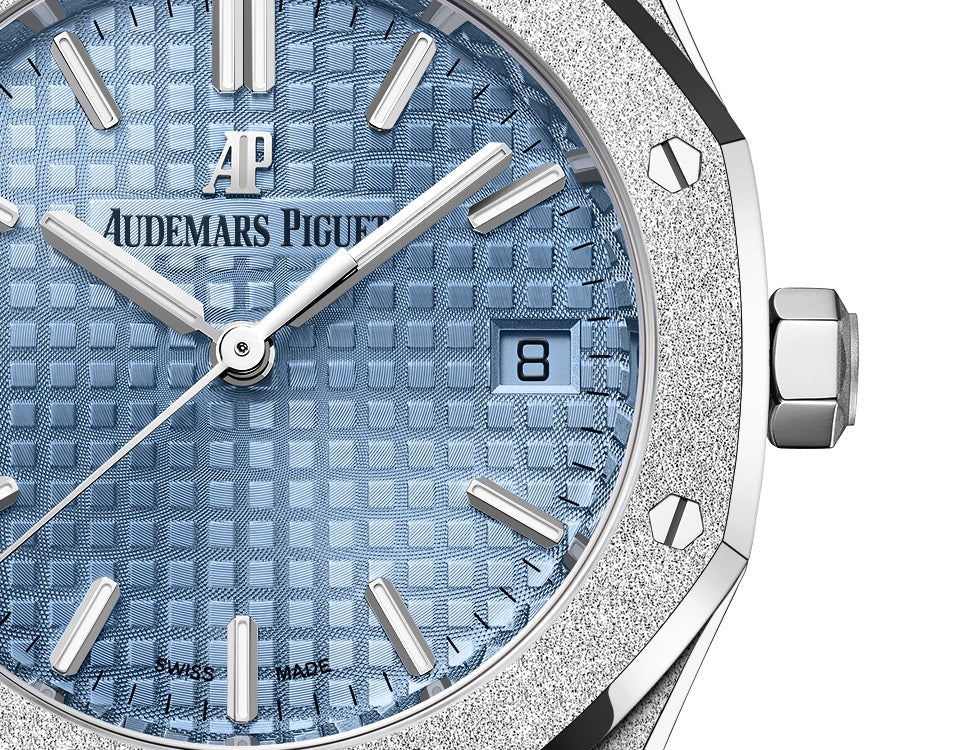 Audemars Piguet Royal Oak FROSTED GOLD SELFWINDING Ref# 77353BC.GG.1263BC.01 - Image 3