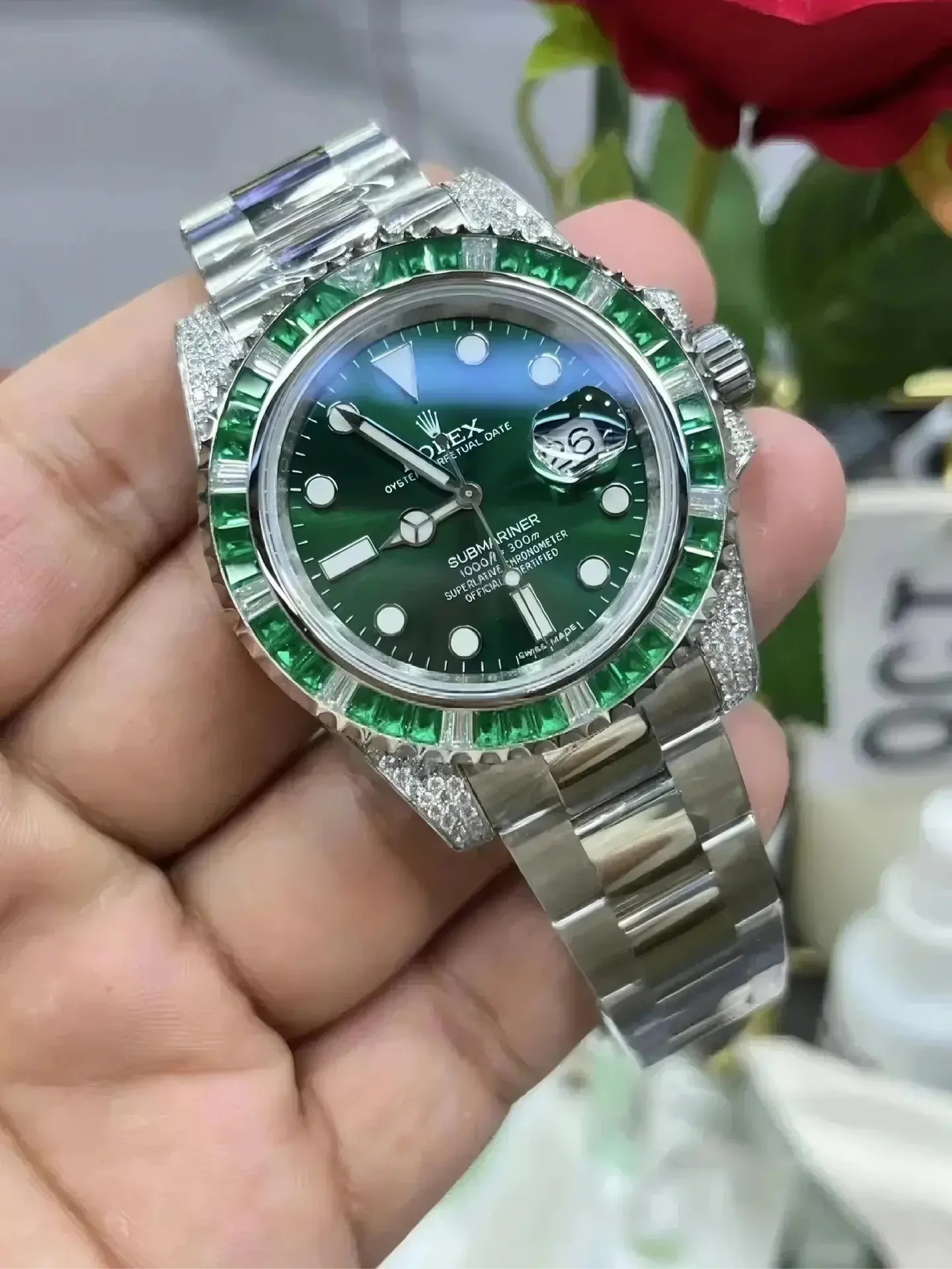 Rolex Submariner Date, 18K White Gold Diamonds Emerald UNWORN, 40mm - Image 3