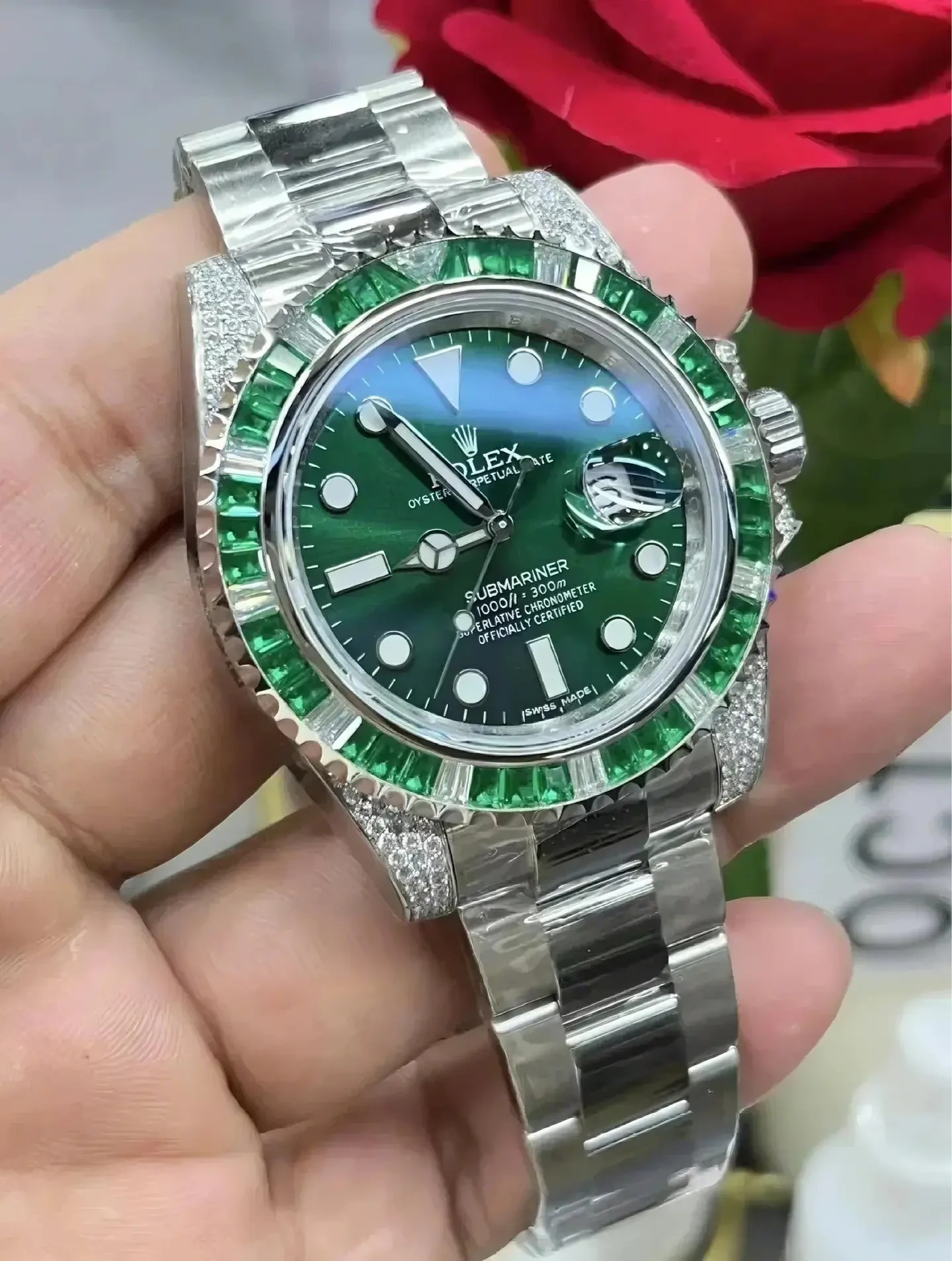 Rolex Submariner Date, 18K White Gold Diamonds Emerald UNWORN, 40mm - Image 5