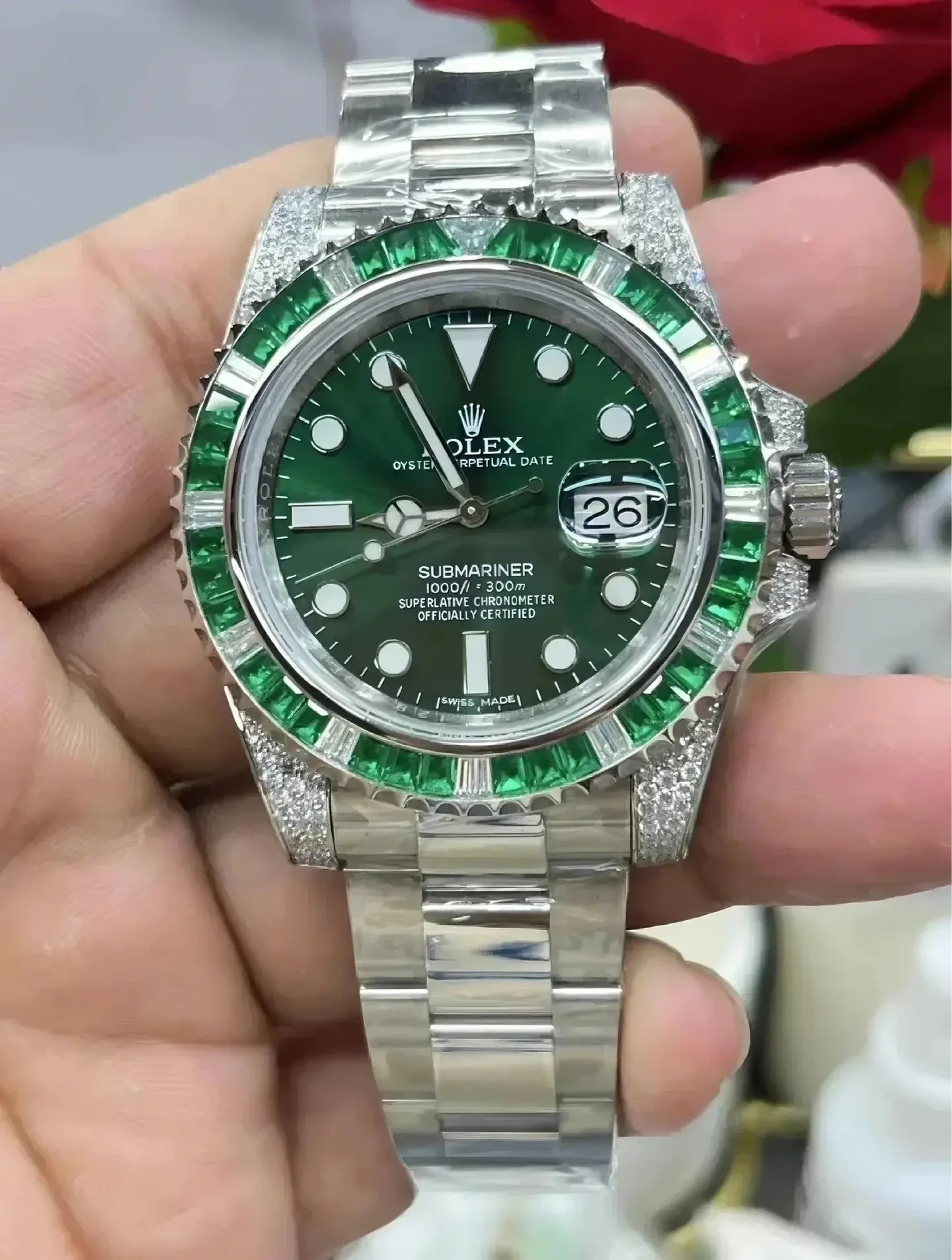 Rolex Submariner Date, 18K White Gold Diamonds Emerald UNWORN, 40mm - Image 6
