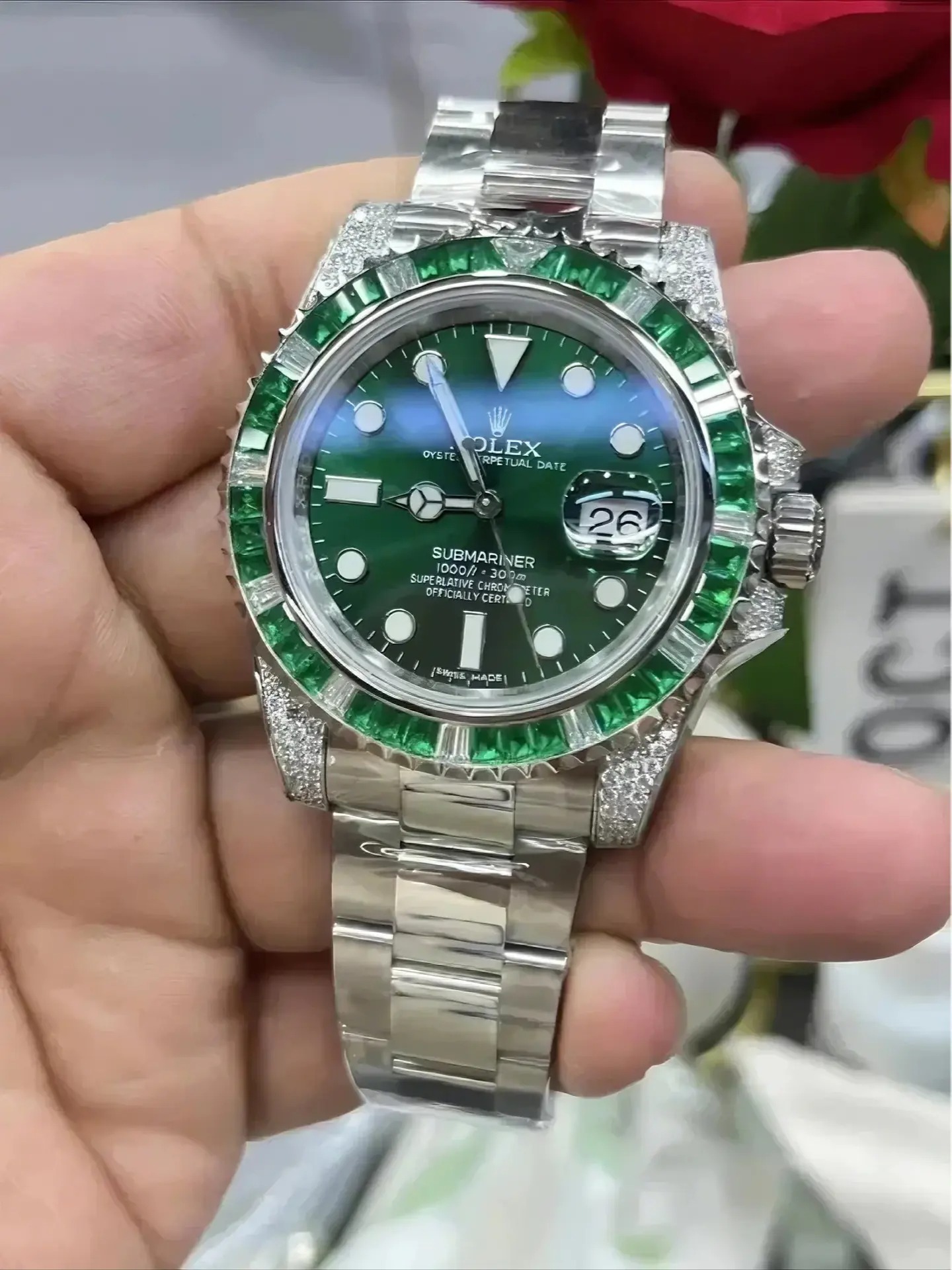 Rolex Submariner Date, 18K White Gold Diamonds Emerald UNWORN, 40mm - Image 4