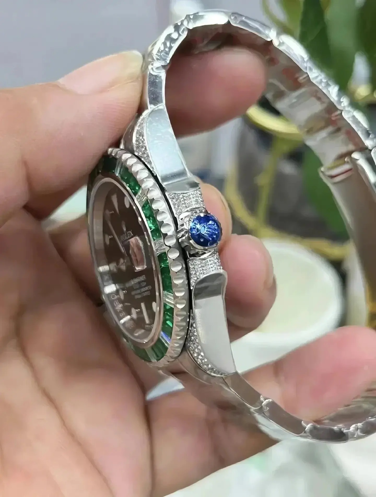 Rolex Submariner Date, 18K White Gold Diamonds Emerald UNWORN, 40mm - Image 7