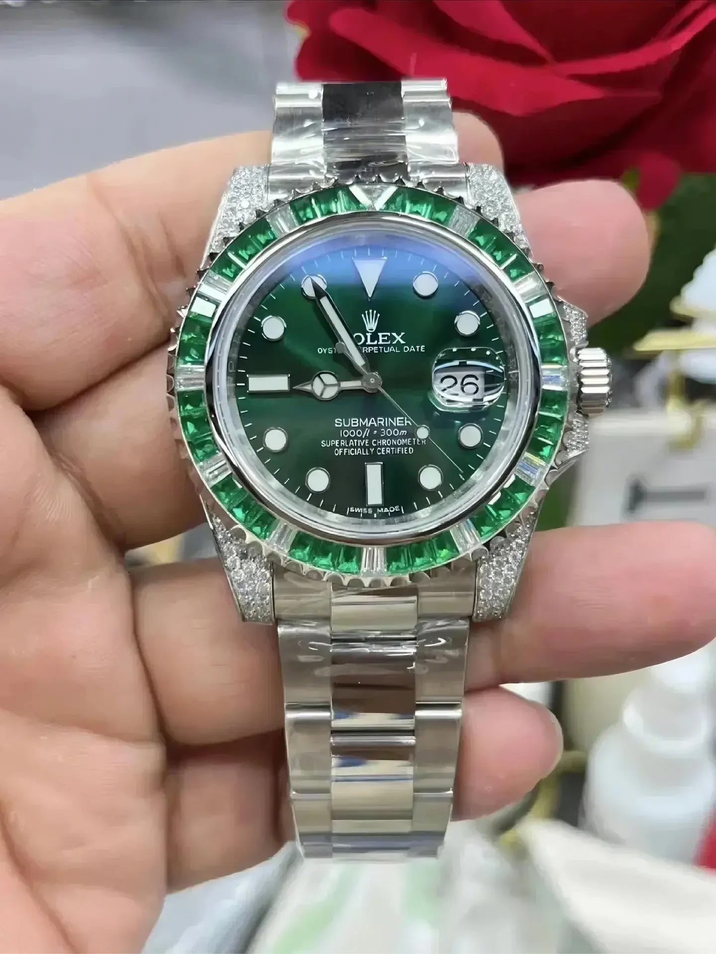 Rolex Submariner Date, 18K White Gold Diamonds Emerald UNWORN, 40mm - Image 2