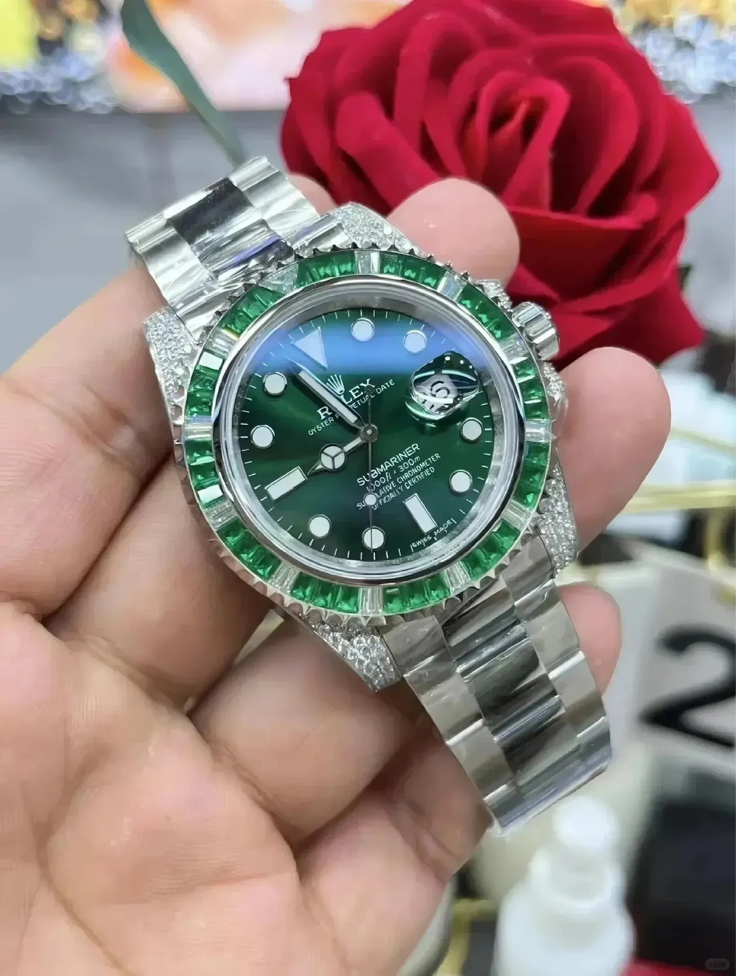 Rolex Submariner Date, 18K White Gold Diamonds Emerald UNWORN, 40mm - Image 10